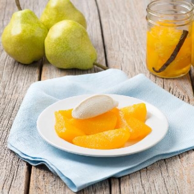 SAFFRON AND VANILLA CANNED PEARS